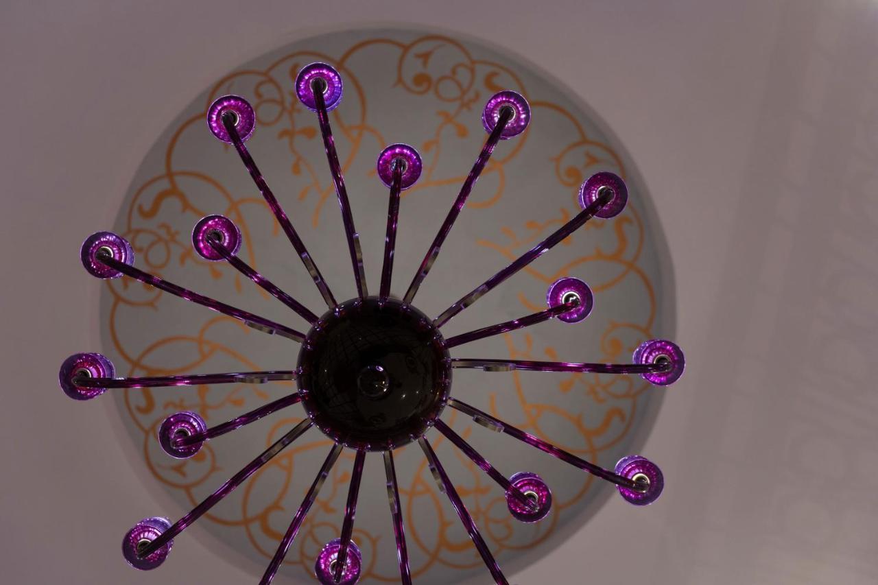 อัล เมสซิลา อะ ลักชัวรี คอลเลคชั่น รีสอร์ต แอนด์ สปา โดฮา Hotel ภายนอก รูปภาพ Ceiling light