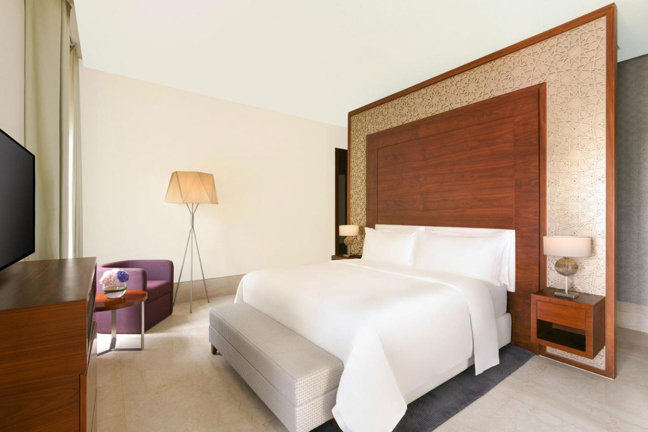 อัล เมสซิลา อะ ลักชัวรี คอลเลคชั่น รีสอร์ต แอนด์ สปา โดฮา Hotel ภายนอก รูปภาพ A bedroom at the W Doha