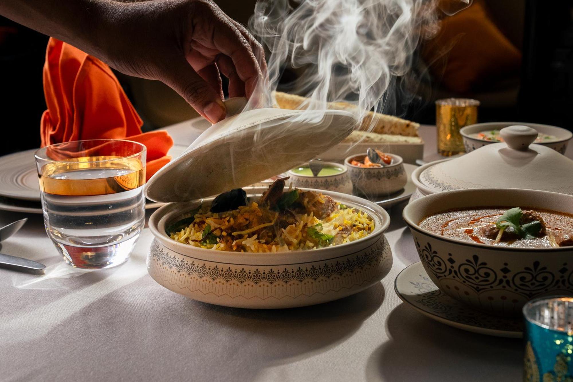 อัล เมสซิลา อะ ลักชัวรี คอลเลคชั่น รีสอร์ต แอนด์ สปา โดฮา Hotel ภายนอก รูปภาพ Hyderabadi biryani